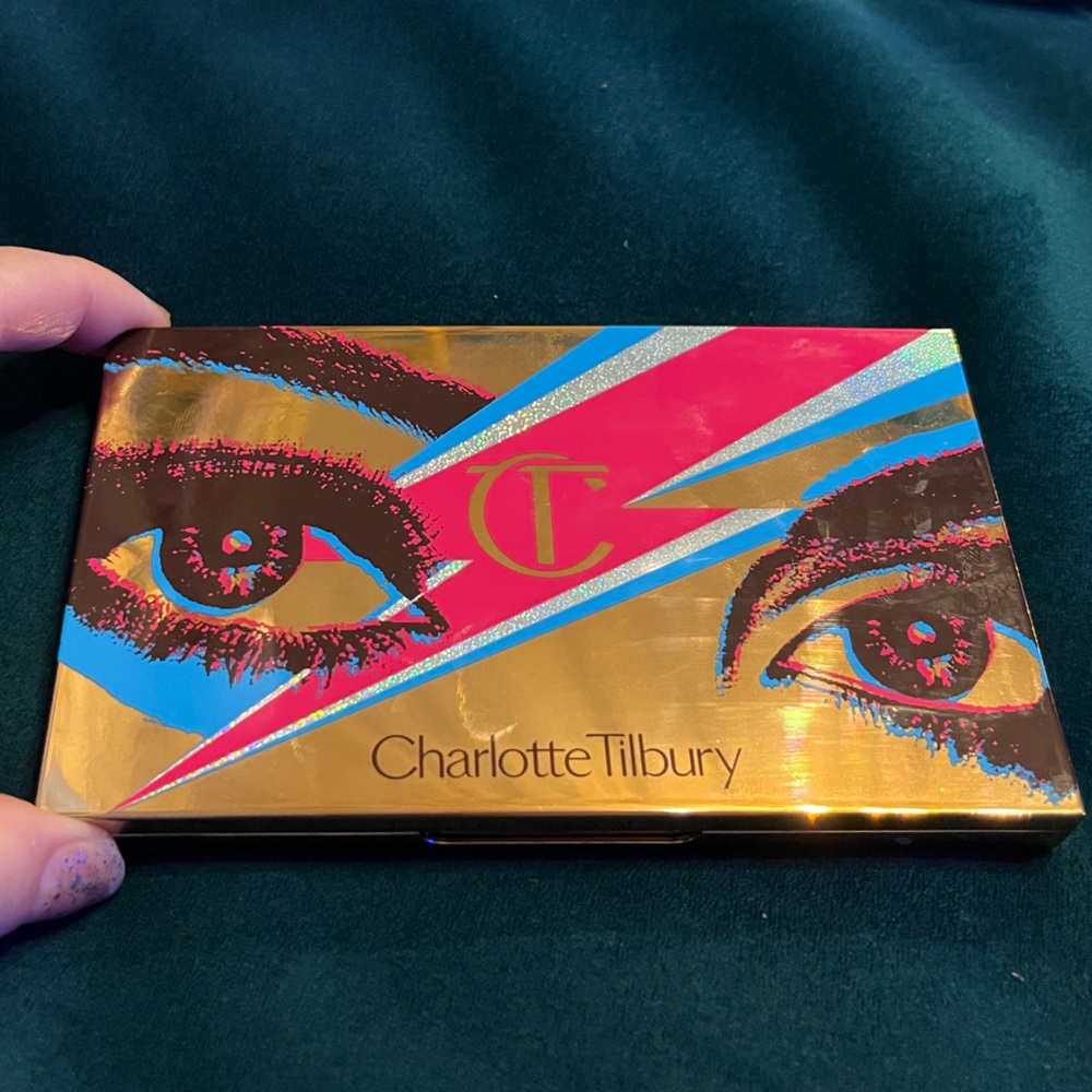 Charlotte Tilbury Icon Palette in Gold Bowie-Like Case